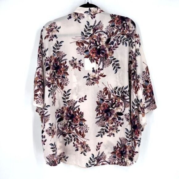 Andree by Unit Womens Floral Short Sleeve Top Blouse Brown Cream Size Medium NWT - Picture 2 of 8